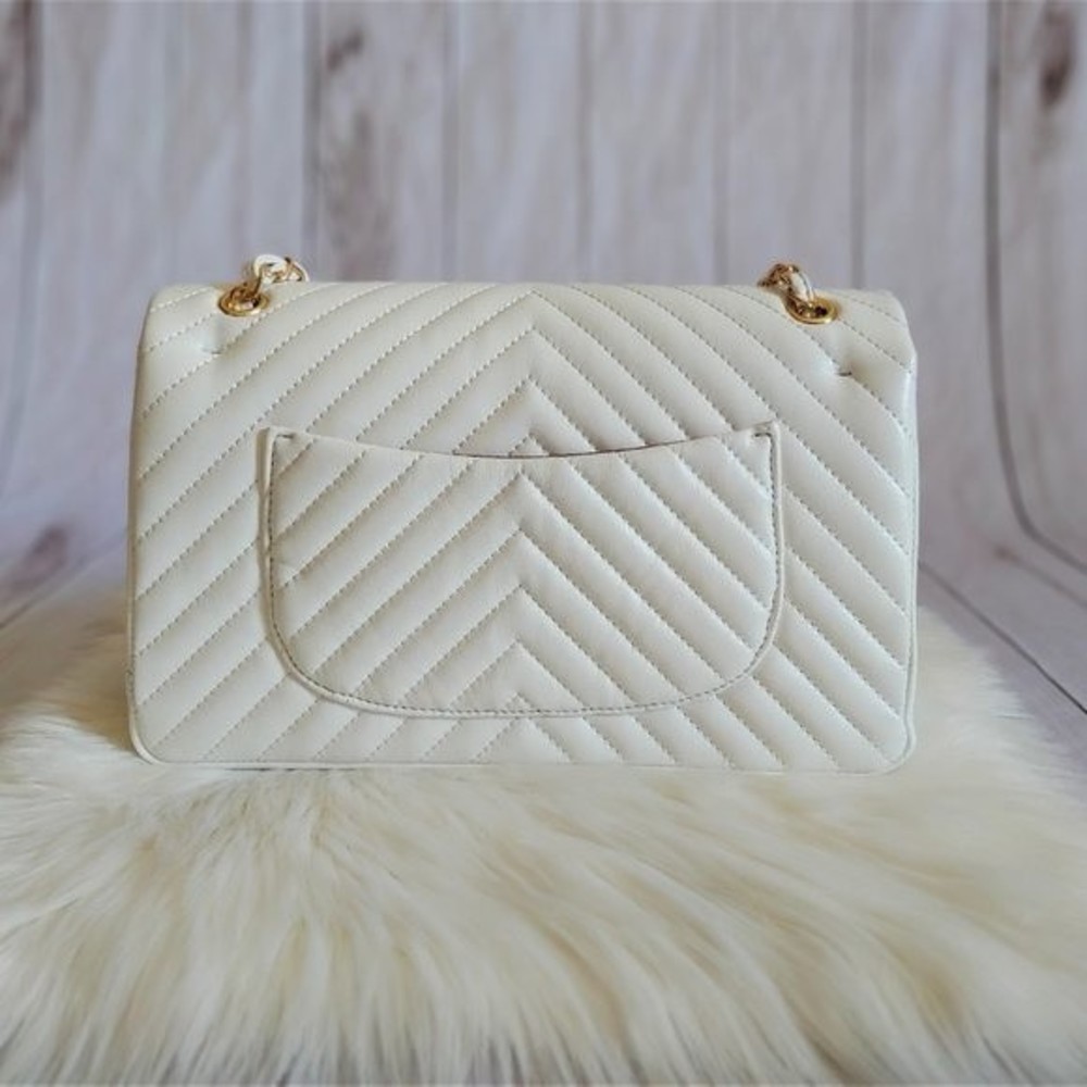 🚨 1 LEFT! CLAIRE Quilted Mid Sized TurnLock Handbag Chestnut - Picture 3 of 4